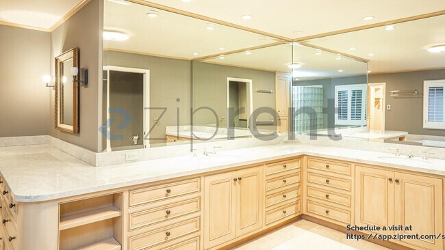 Building Photo - 16000 Greenwood Rd