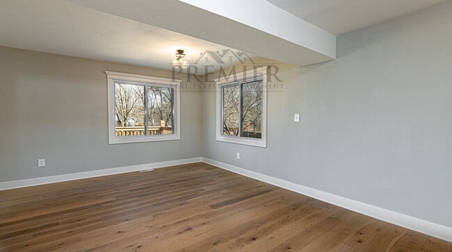 Building Photo - 7509 Lamar Ave