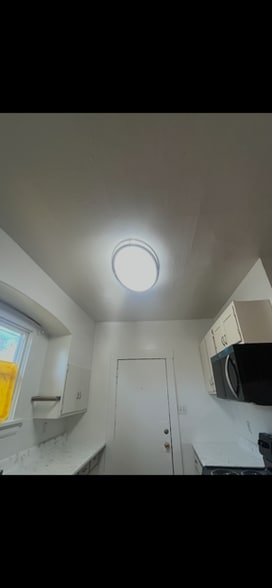 Building Photo - 603 NE Beech St