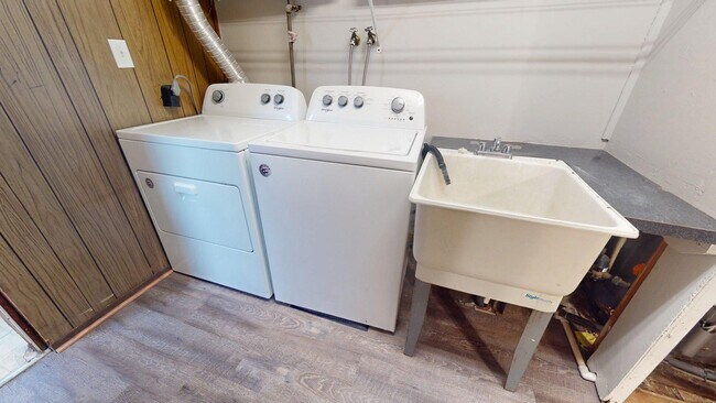 Building Photo - 7405 Marlborough Ave