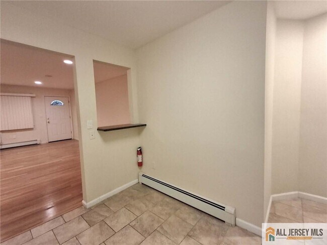 Building Photo - 363 Cranbury Rd