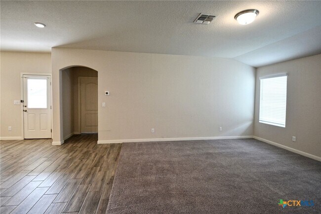 Building Photo - 528 Willow Valley St