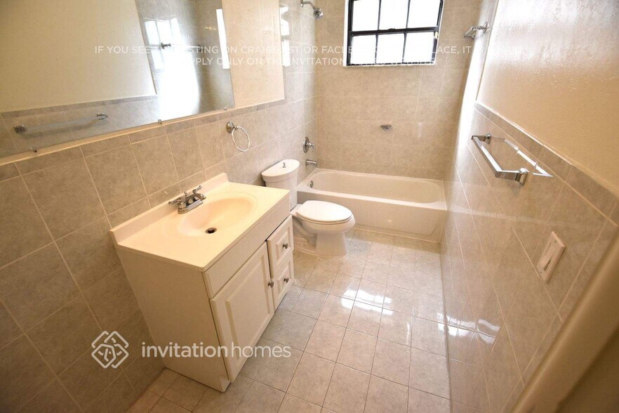 Building Photo - 16501 NW 84th Ct