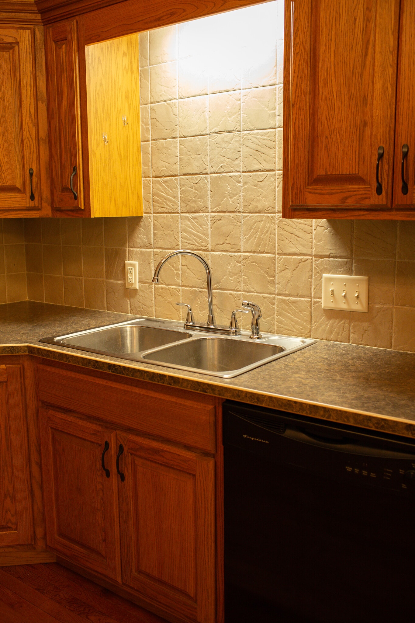 Kitchen - 2142 Oxford Dr