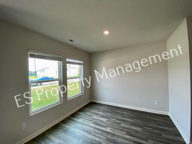 Building Photo - Lovely 5 Bedroom 3 Bathroom New Build in Muncie!