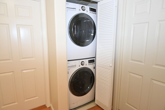 Building Photo - 1390 Saddle Rack St