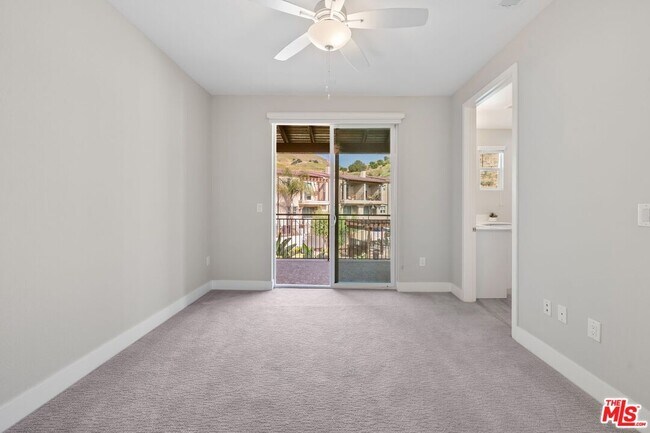 Building Photo - 4454 Paxton Pl