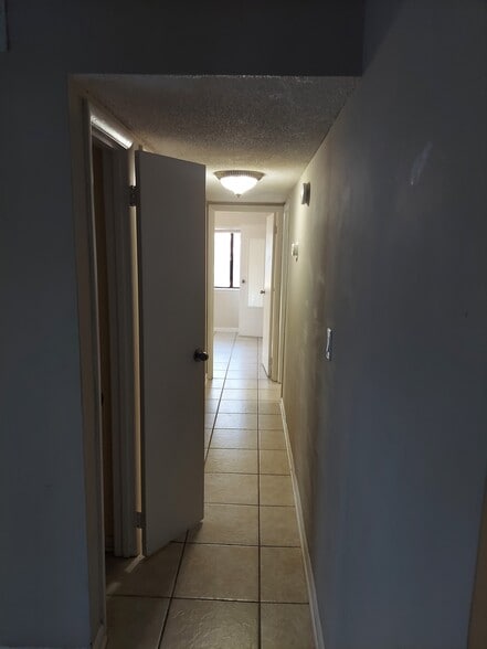 Building Photo - 950 Forestbrook Rd