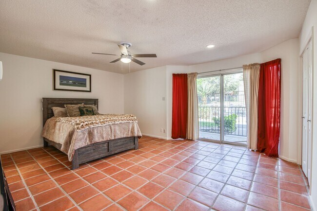 Building Photo - (Completely Furnished) Beautiful 1 bed/1 bath Apartment. With Pool  in the premises.