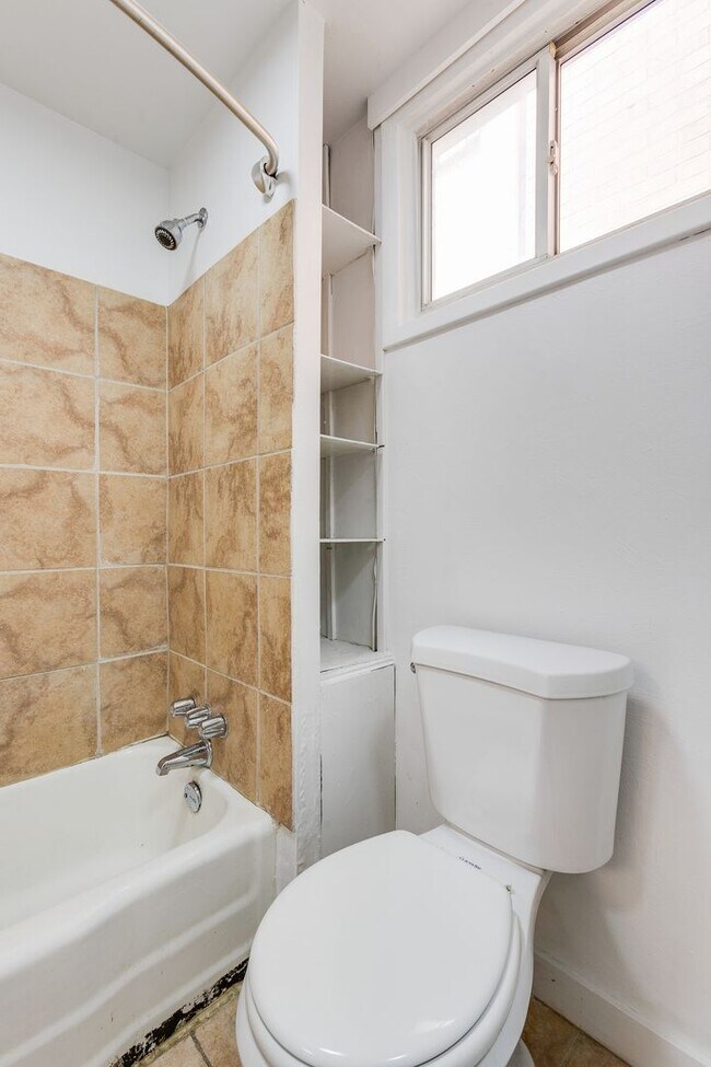 Building Photo - 705 Brownsville Rd