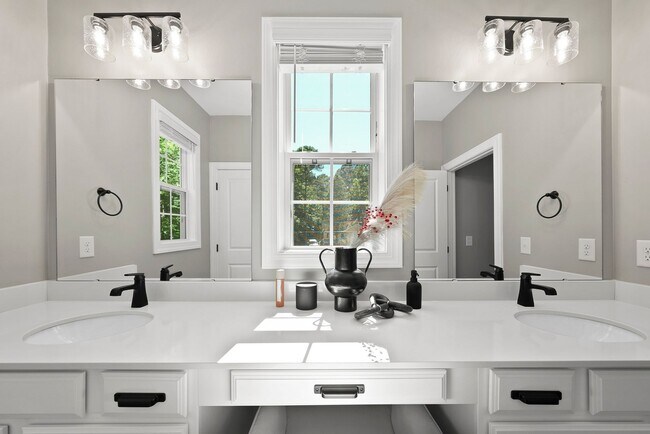 Building Photo - Charming Modern Farmhouse with 3 Bedrooms ...