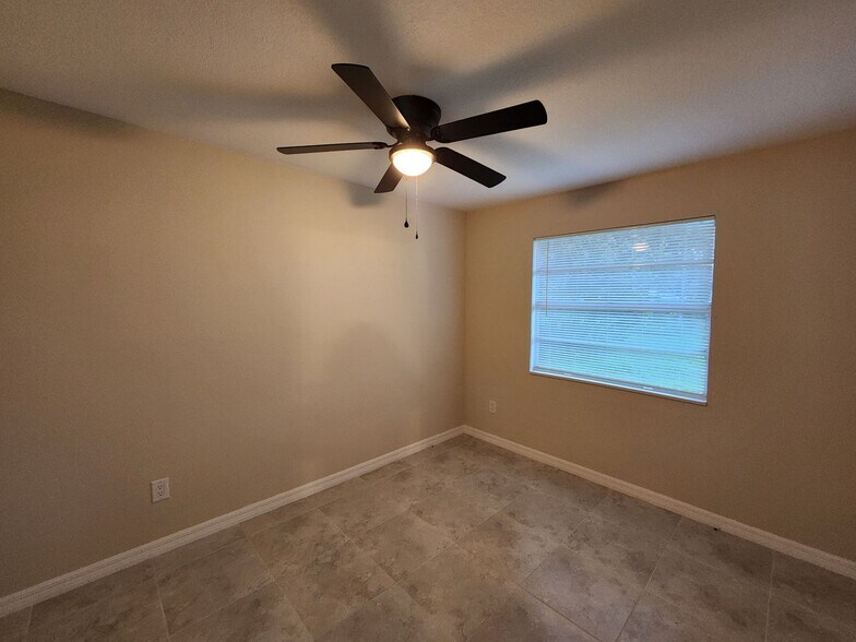 Building Photo - Cozy Duplex in the Beautiful Buckingham Area