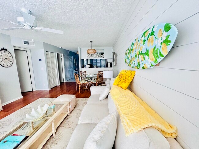 Building Photo - 353 S US Hwy 1