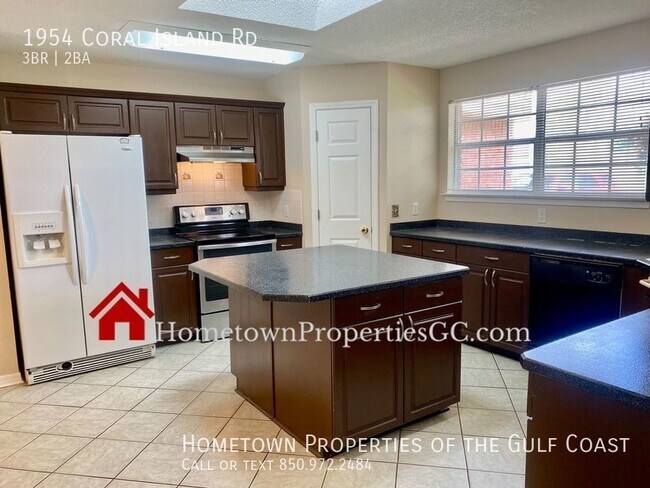 Building Photo - POOL HOME near Naval Air Station Pensacola!