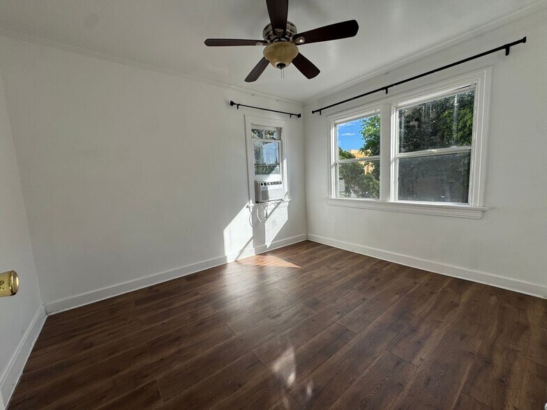 Building Photo - 7009 Fountain Ave