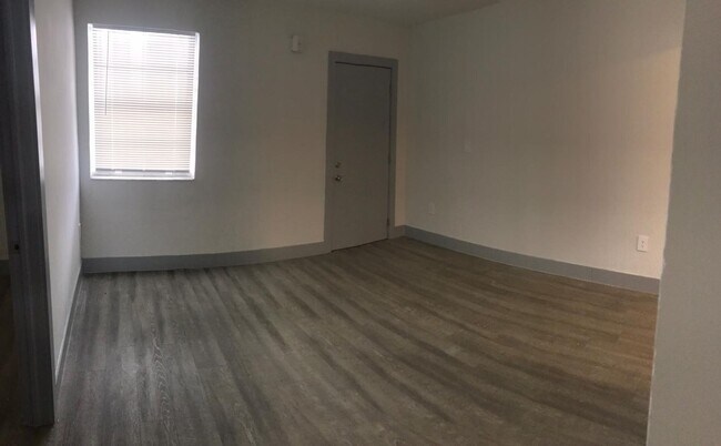 Building Photo - Ground Floor 2 Bedroom Just steps to Wynwood