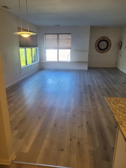 Building Photo - 6505 Saint Andrews Dr
