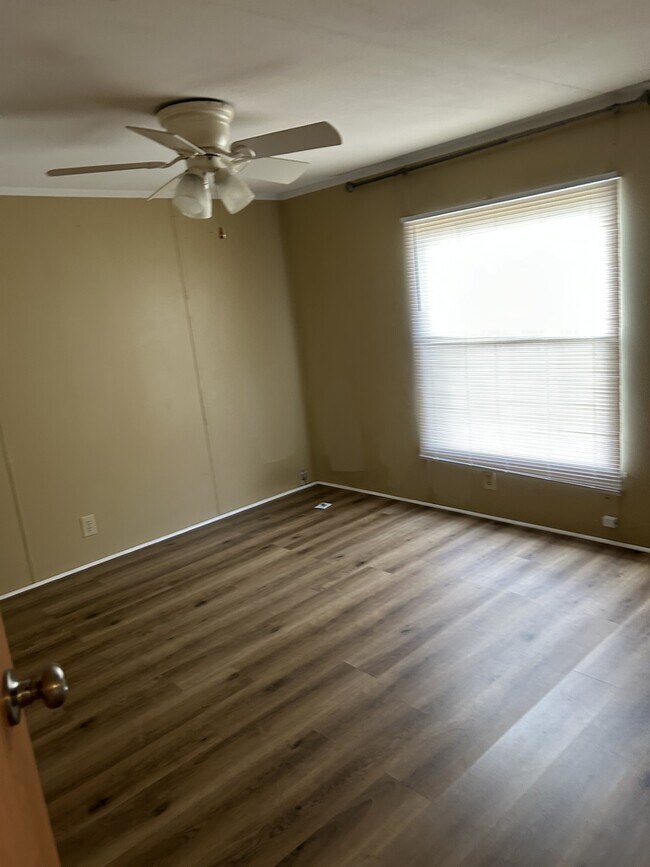 Building Photo - 4918 Harmony Grove Rd