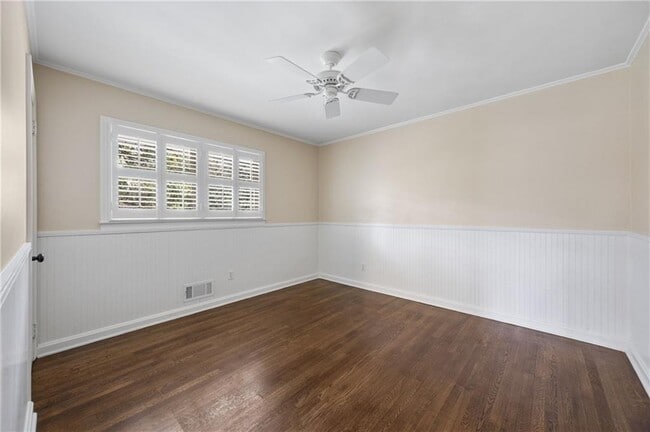 Building Photo - 128 Osner Dr NE