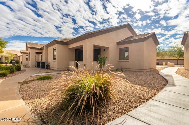 Building Photo - 846 N Pueblo Dr
