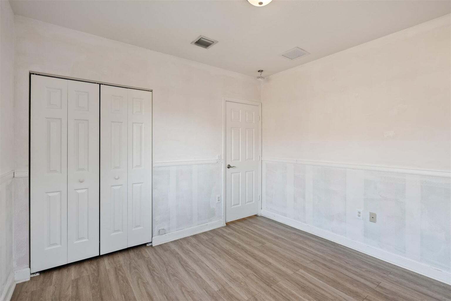 Building Photo - 6094 Live Oak Ct