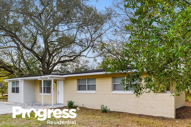 Building Photo - 6706 Peter Rabbit Dr N