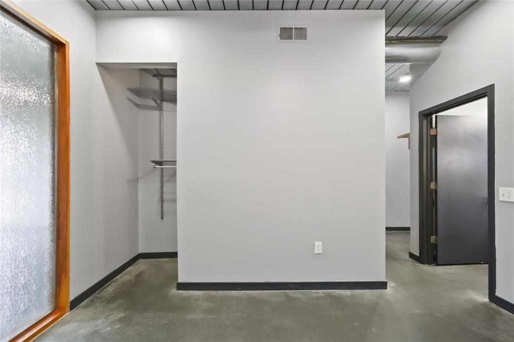 Building Photo - 620 Glen Iris Dr NE