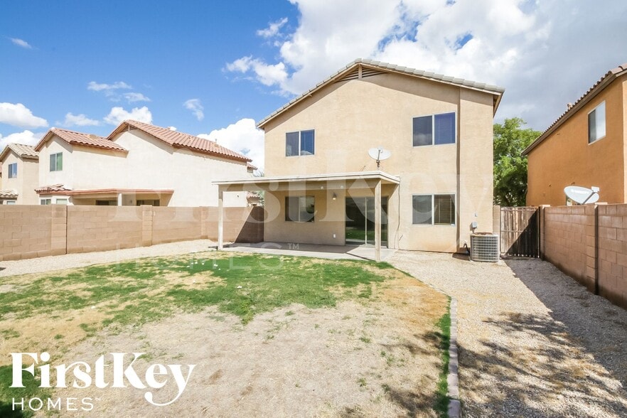 Building Photo - 375 W Jersey Way