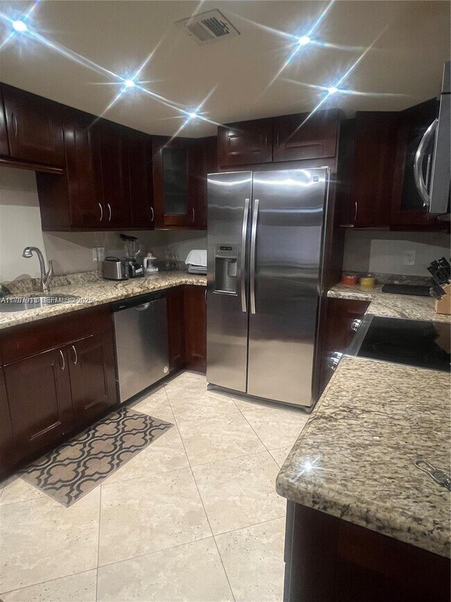 Building Photo - 1825 S Ocean Dr