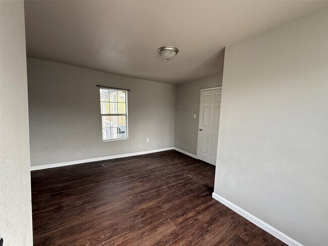 Building Photo - 7314 Navigation Blvd