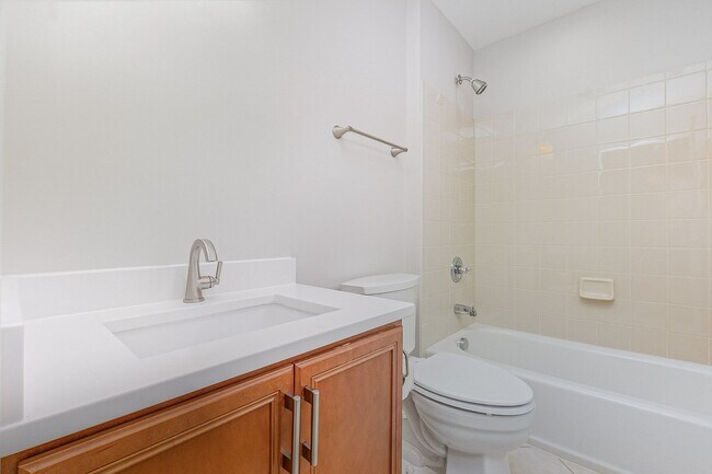 Building Photo - Stylish Renovation with Golf Course Views in a Prime Raleigh Location!