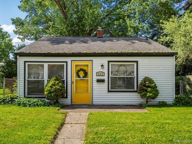 Primary Photo - 594 E Barrett Ave