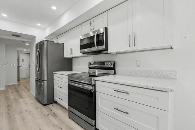 Building Photo - 1410 Sheridan St