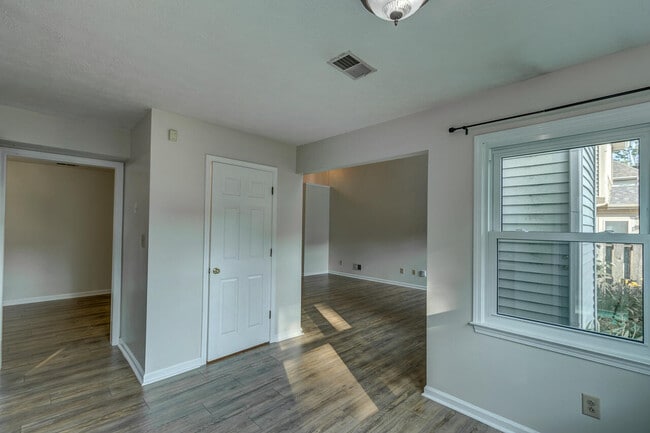 Building Photo - 3789 White Pine Dr