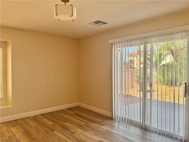 Building Photo - 7512 Jacaranda Leaf St