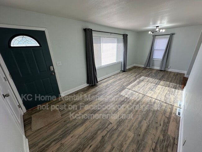 Building Photo - 2010 Bunker Ave