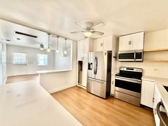 Building Photo - 2403 Scott St