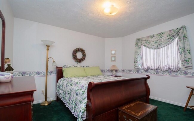 Building Photo - 6 BED 3 BATH HOME IN AMMON, IDAHO