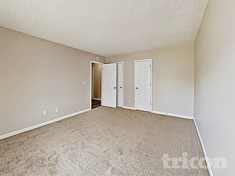 Building Photo - 3041 Old House Cir