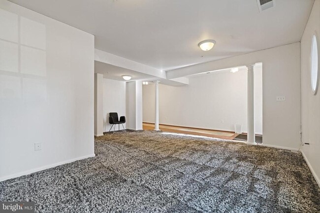 Building Photo - 942 Hall Station Dr