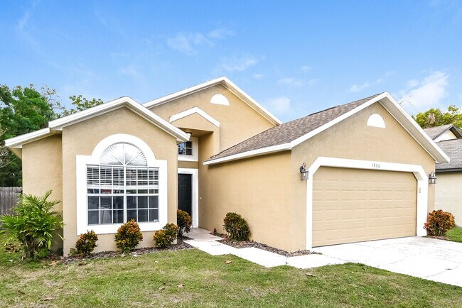 Building Photo - 1800 Grasmere Dr