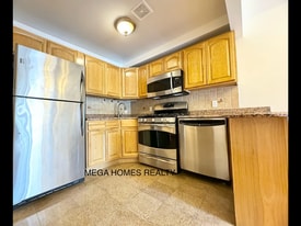 Building Photo - 2122 43rd St