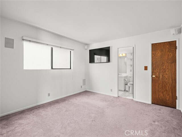Building Photo - 112 38th St
