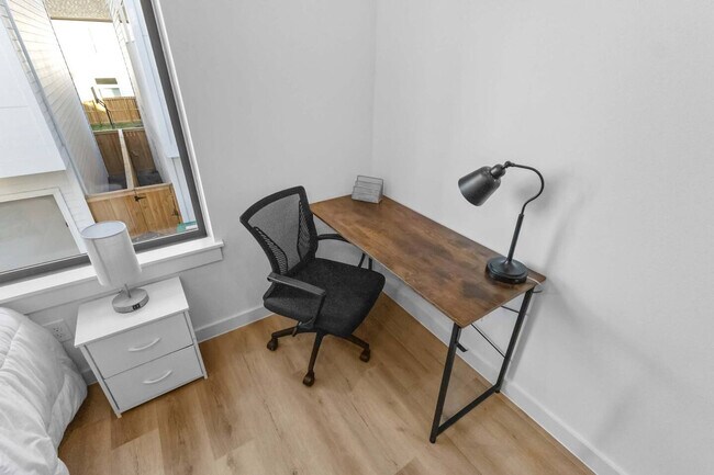 Building Photo - 6740 Peerless St