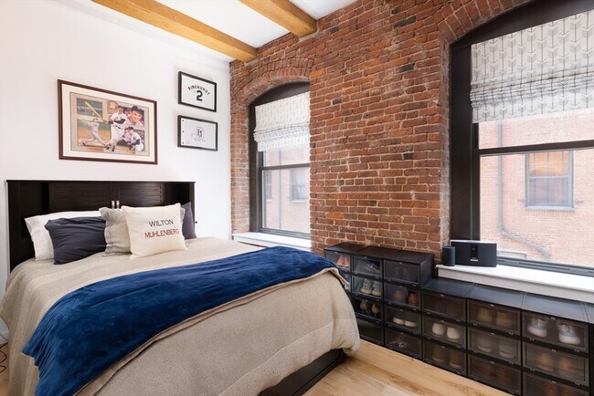 Building Photo - 21 Wormwood St