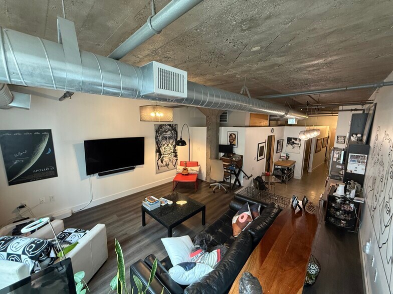 Building Photo - 718 Washington Ave N