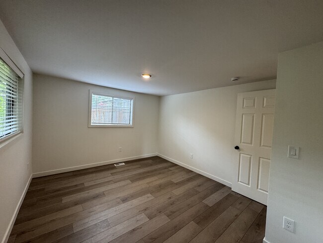 Building Photo - 8950 SW 69th Ave