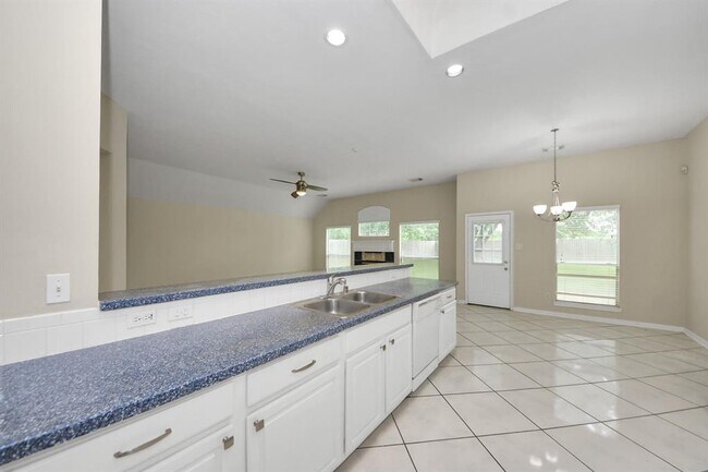 Building Photo - 10214 White Oak Trail Ln