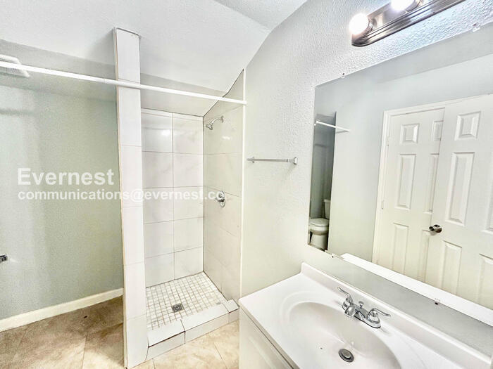 Building Photo - 10425 Ferguson Rd