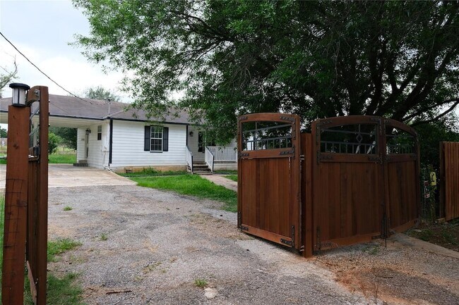 Building Photo - 1778 Farm to Market Rd 1704